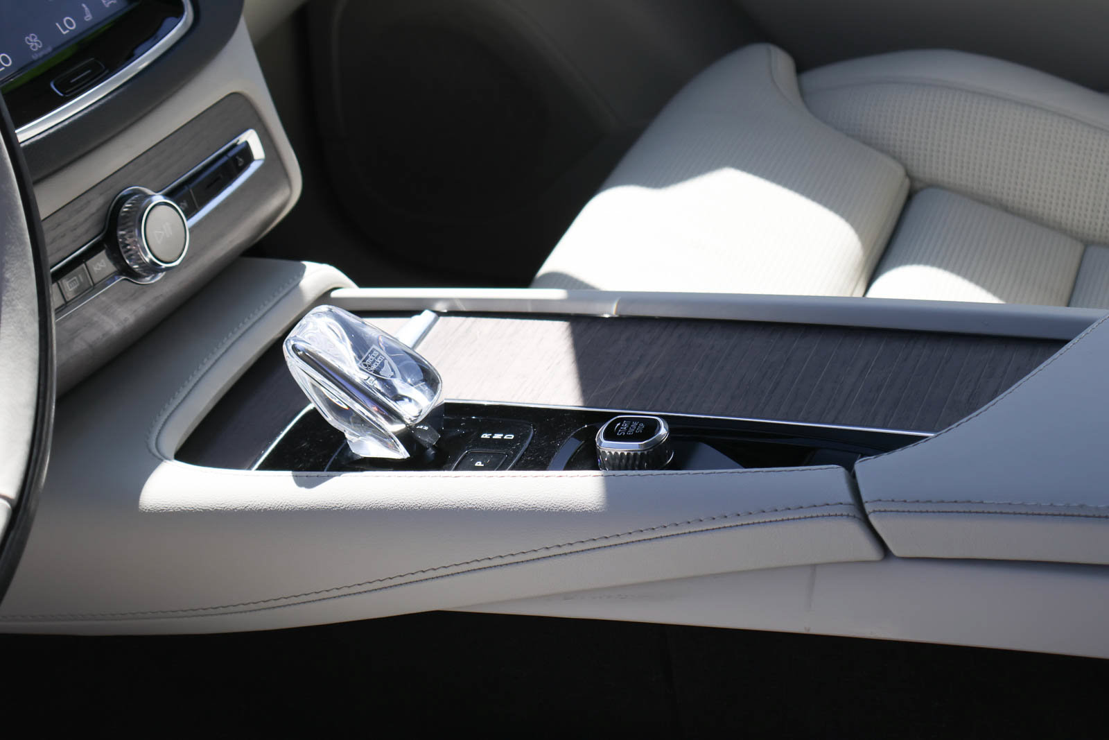Used 2023 Volvo XC90 B6 Ultimate w/ Protection Package Premier AWD/4WD image 29
