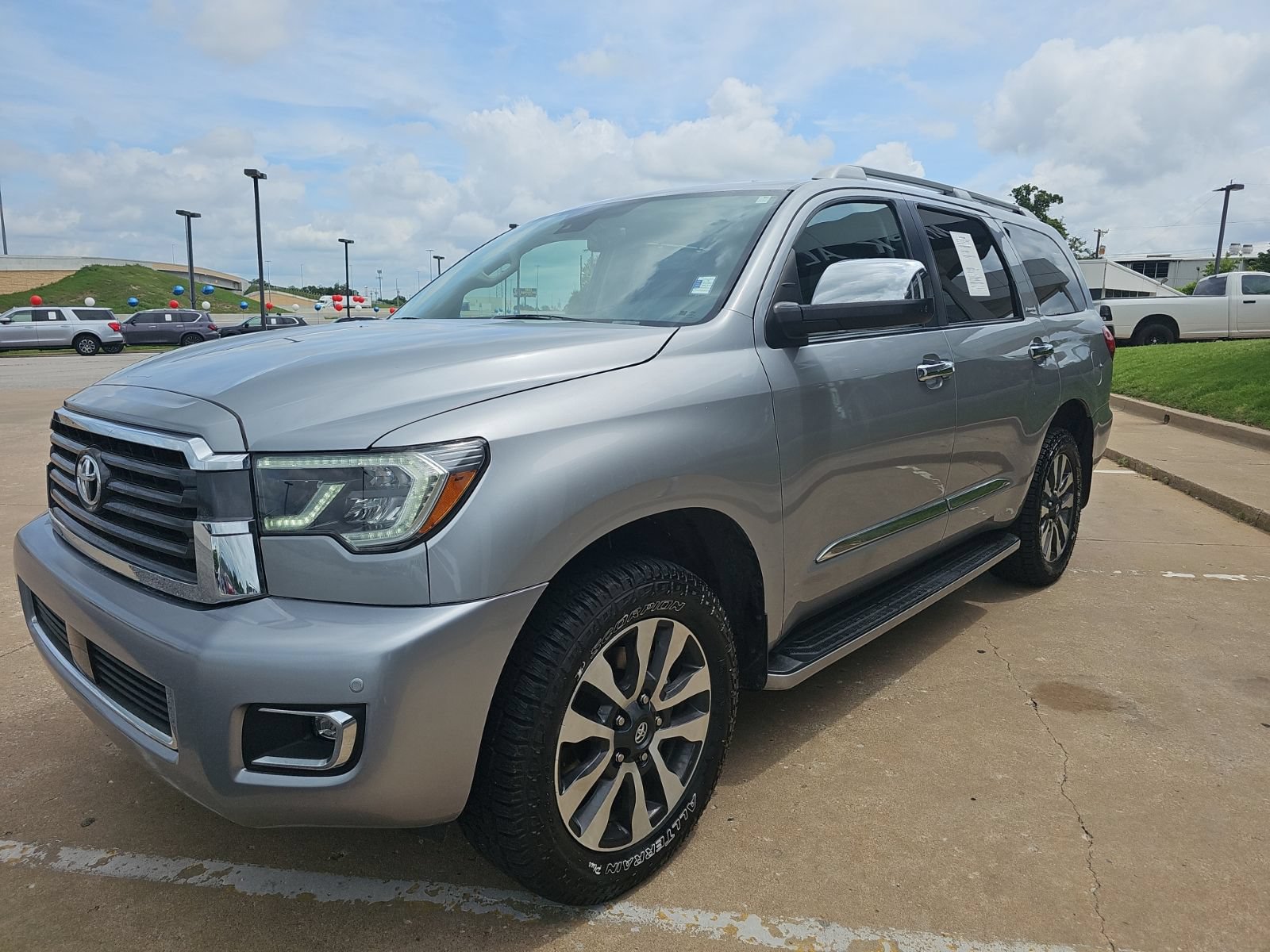Used 2018 Toyota Sequoia Limited w/ Safety & Convenience Package AWD/4WD image 8