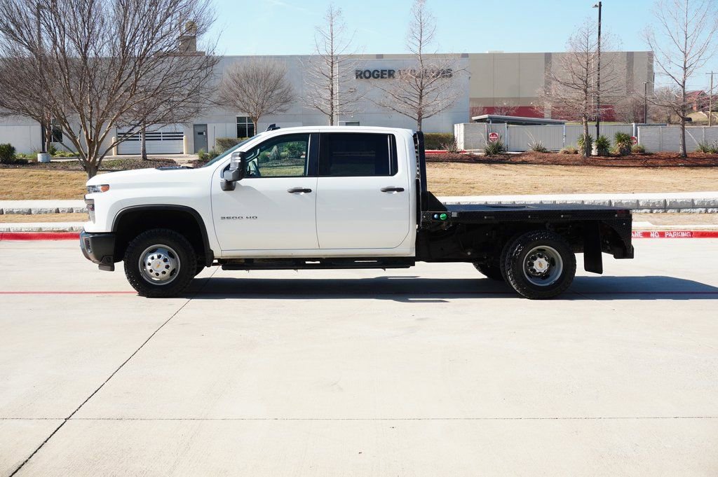 Used 2024 Chevrolet Silverado 3500 W/T image 2