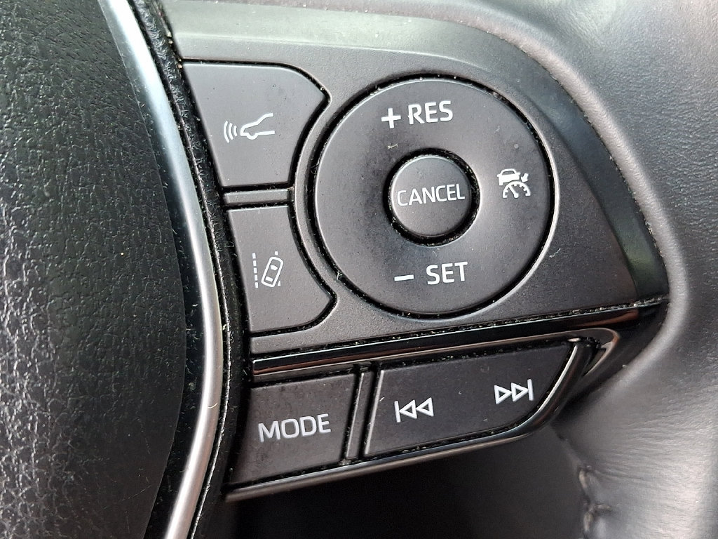 Used 2023 Toyota Venza XLE AWD/4WD image 23