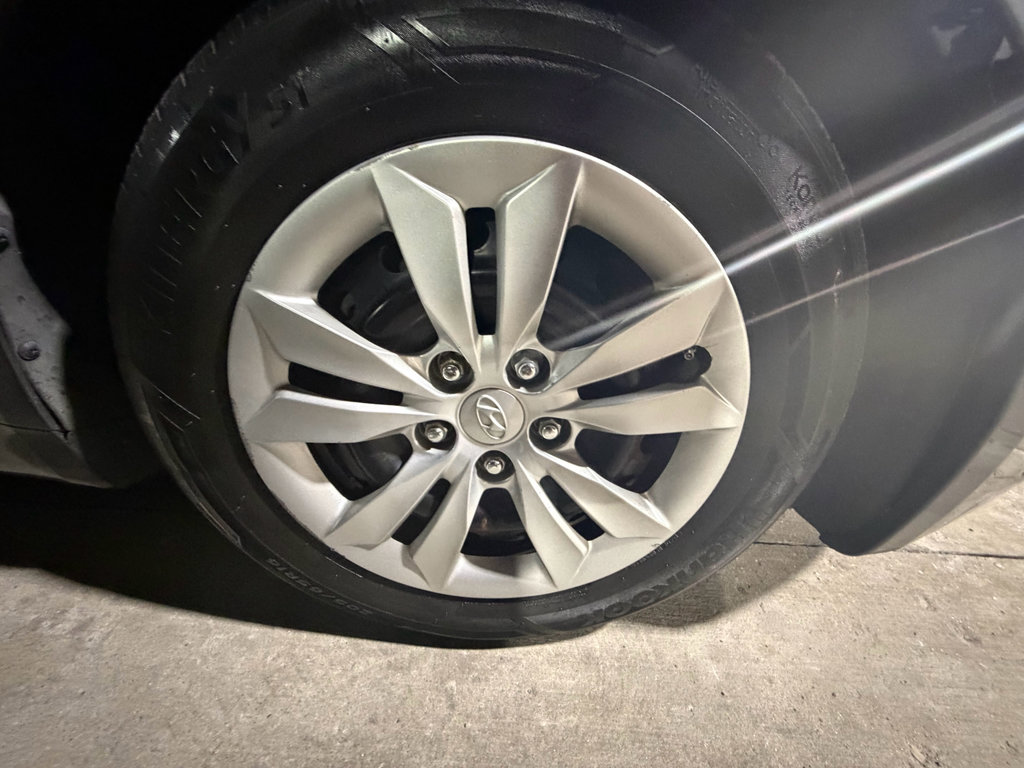 Used 2013 Hyundai Sonata GLS image 9