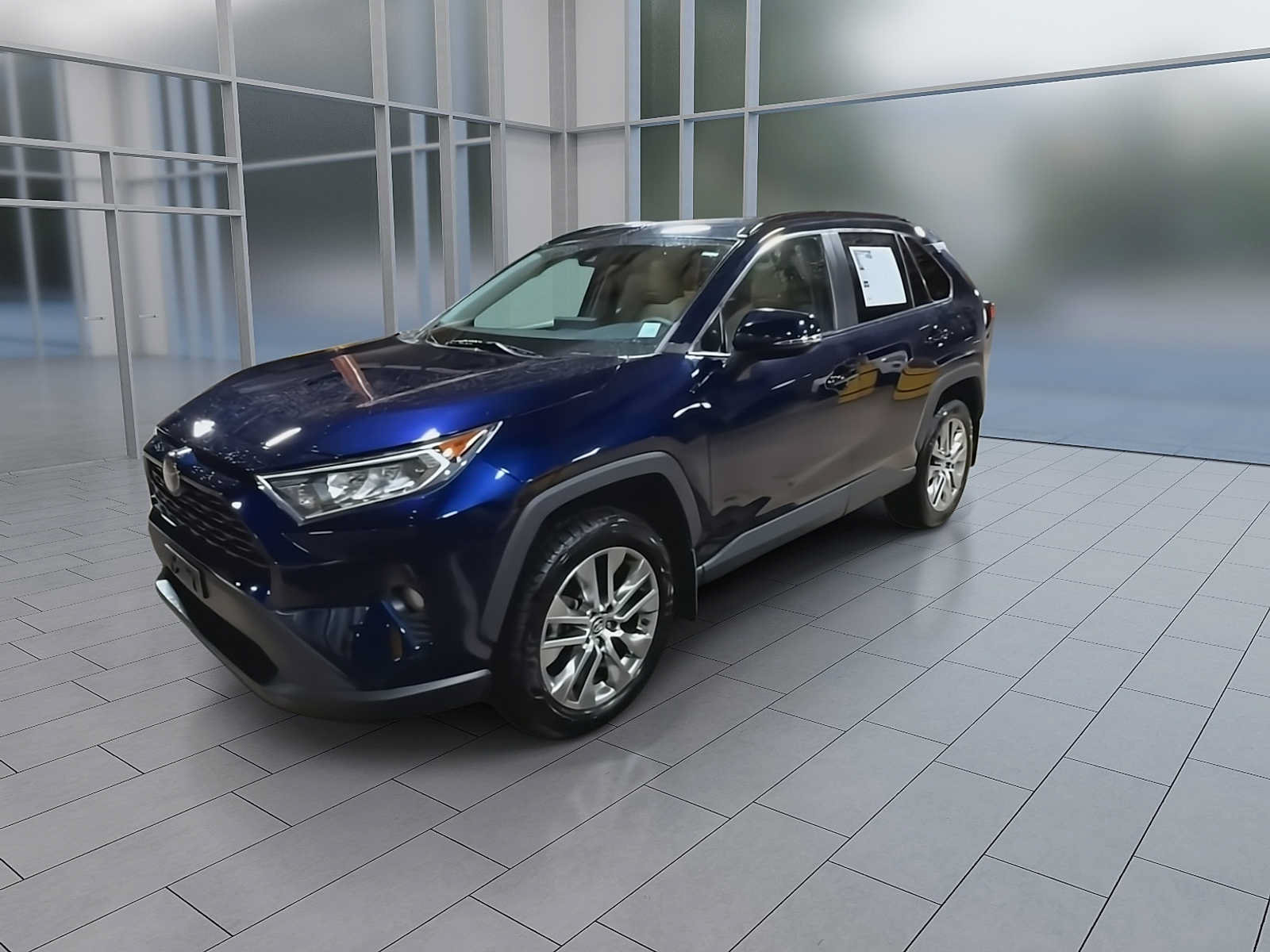Used 2020 Toyota RAV4 XLE Premium AWD/4WD image 4