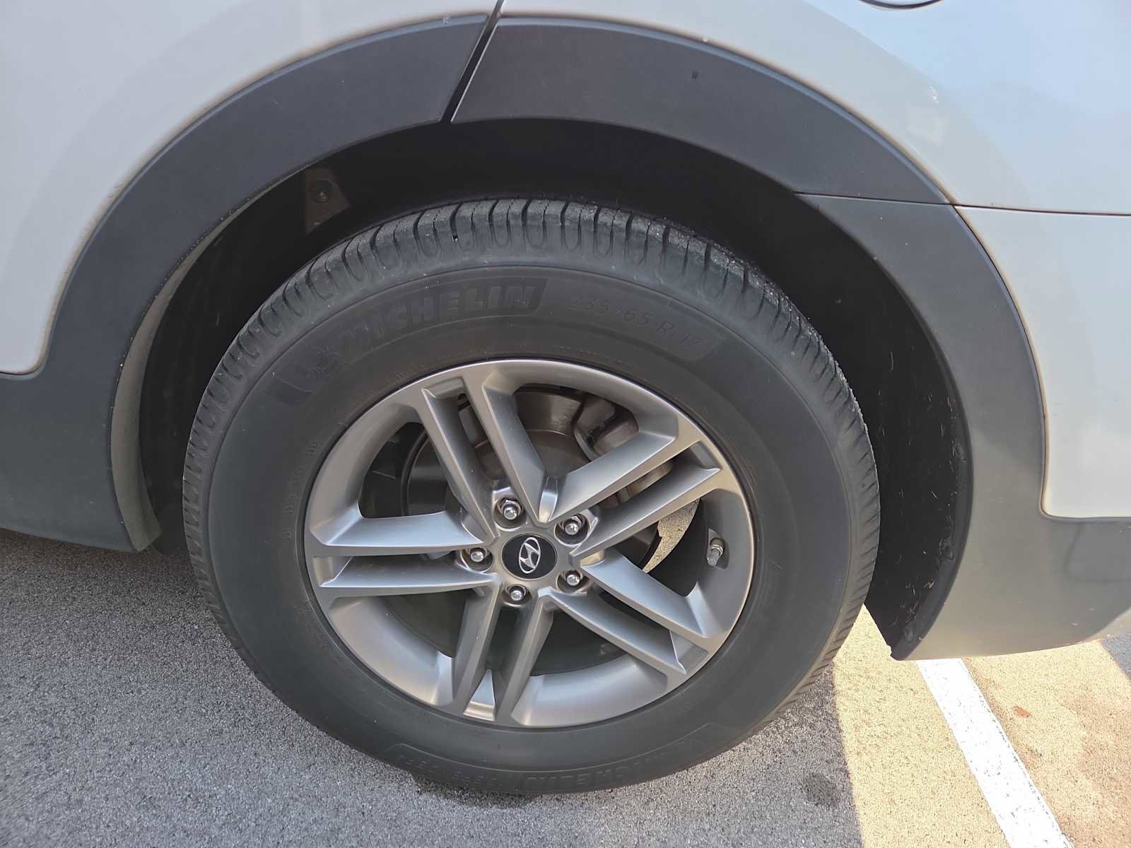 Used 2017 Hyundai Santa Fe Sport image 9