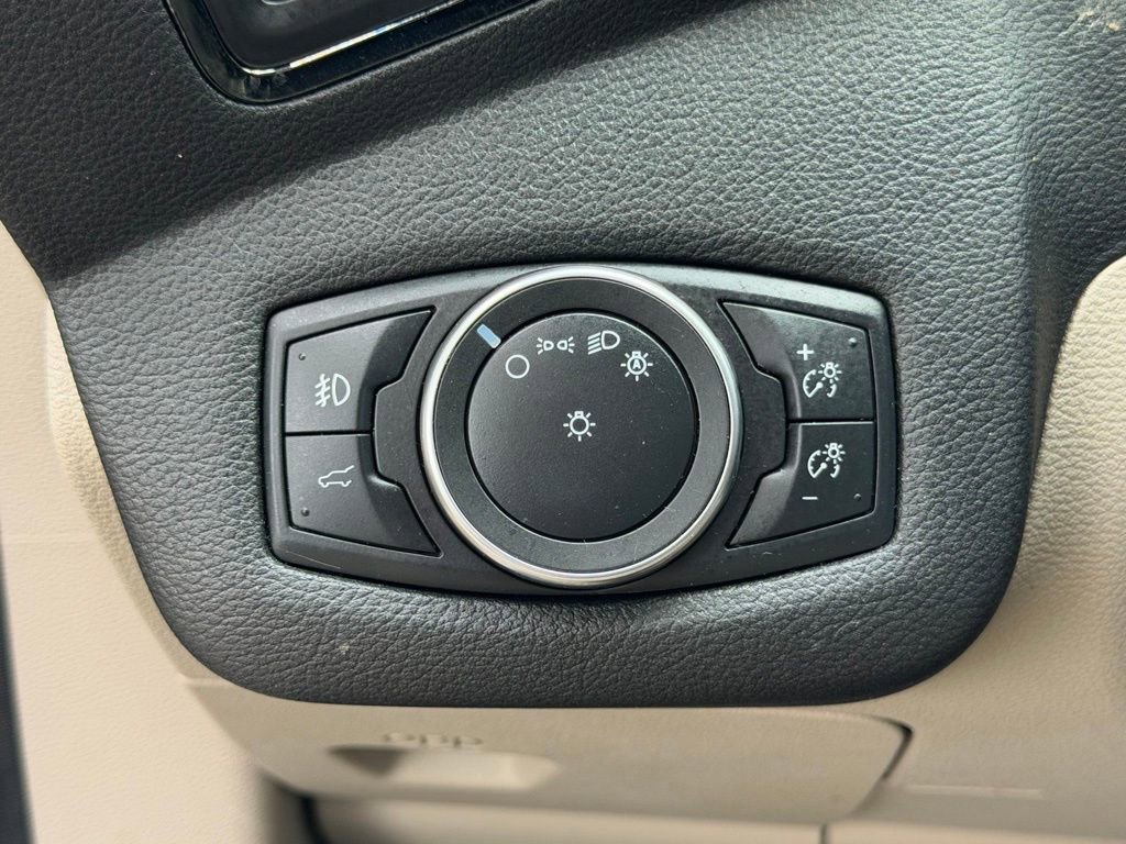 Used 2019 Ford Escape Titanium AWD/4WD image 28