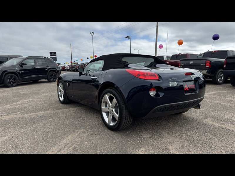 Used 2006 Pontiac Solstice Convertible w/ Premium Package RWD image 6