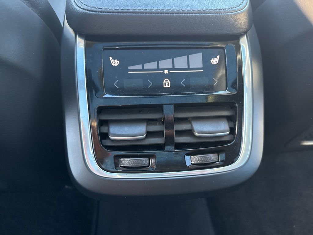 Used 2024 Volvo XC90 B5 Plus image 14