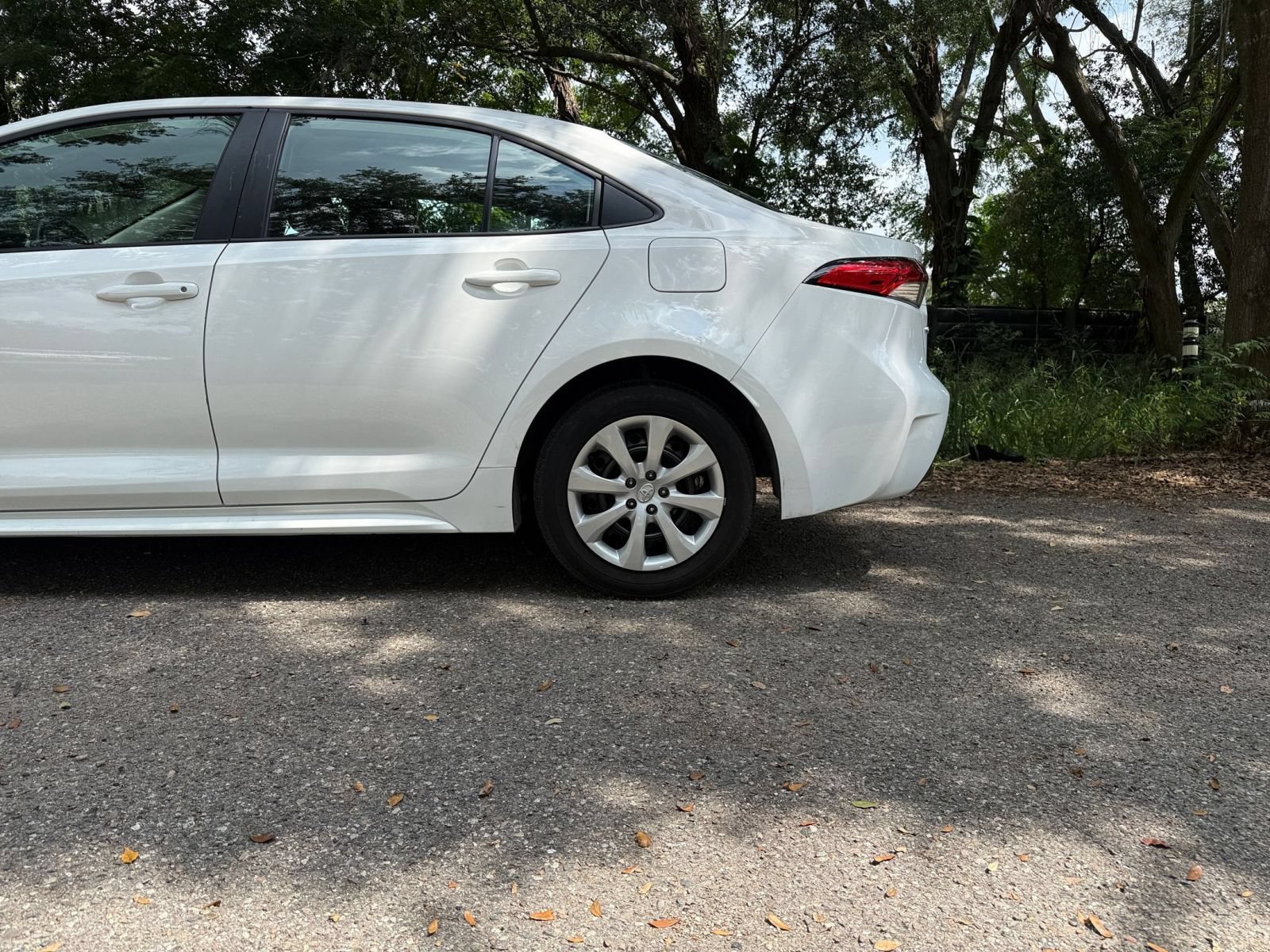 Used 2025 Toyota Corolla LE FWD image 9