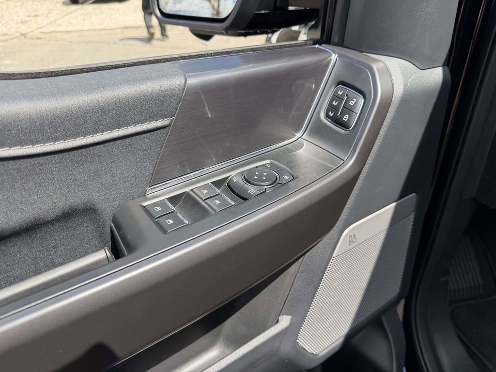 Used 2025 Ford F150 Lariat AWD/4WD image 27