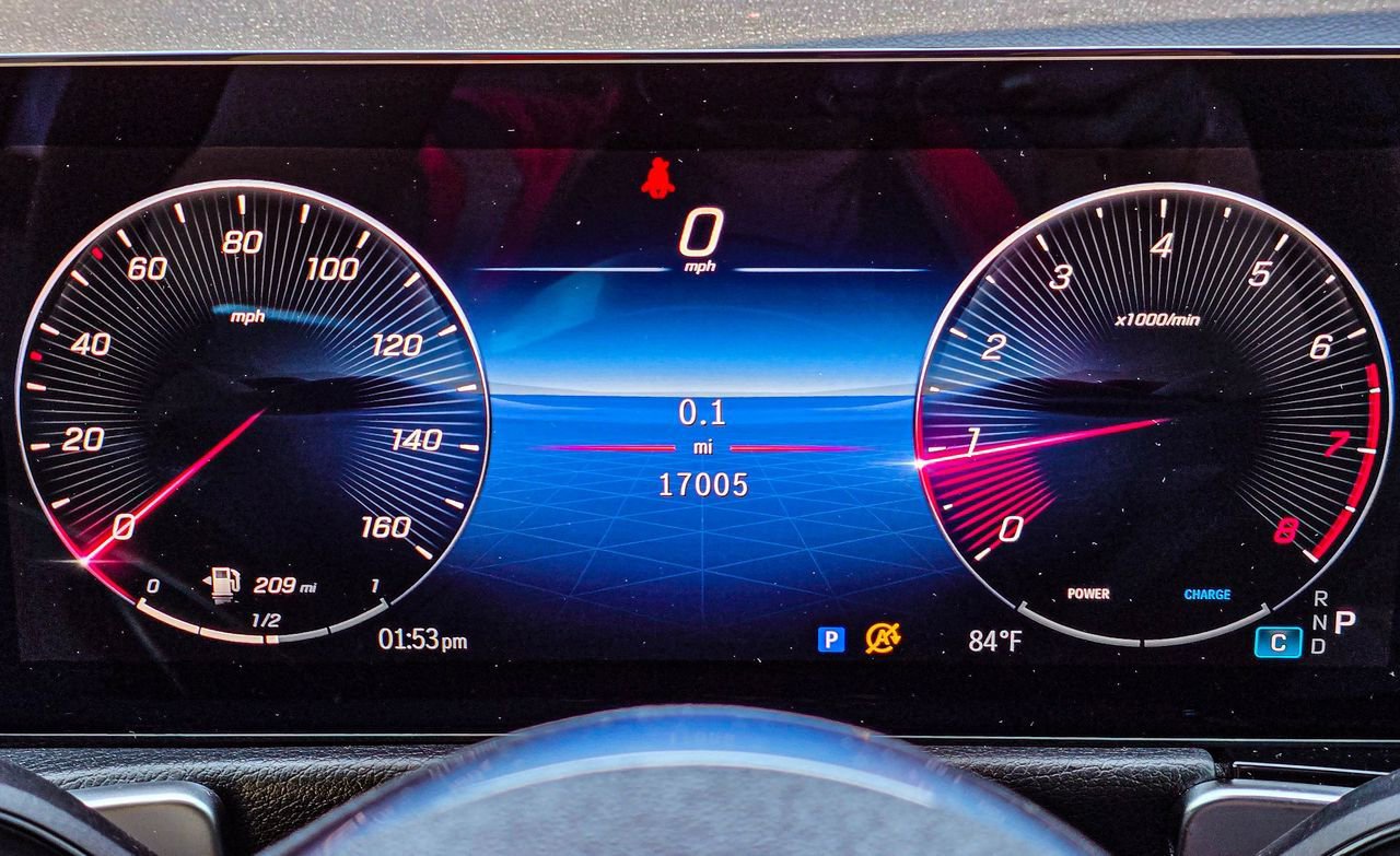 Used 2025 Mercedes-Benz GLB 250 4MATIC image 28