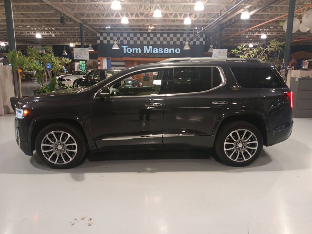 Used 2021 GMC Acadia Denali w/ Denali Technology Package AWD/4WD image 9