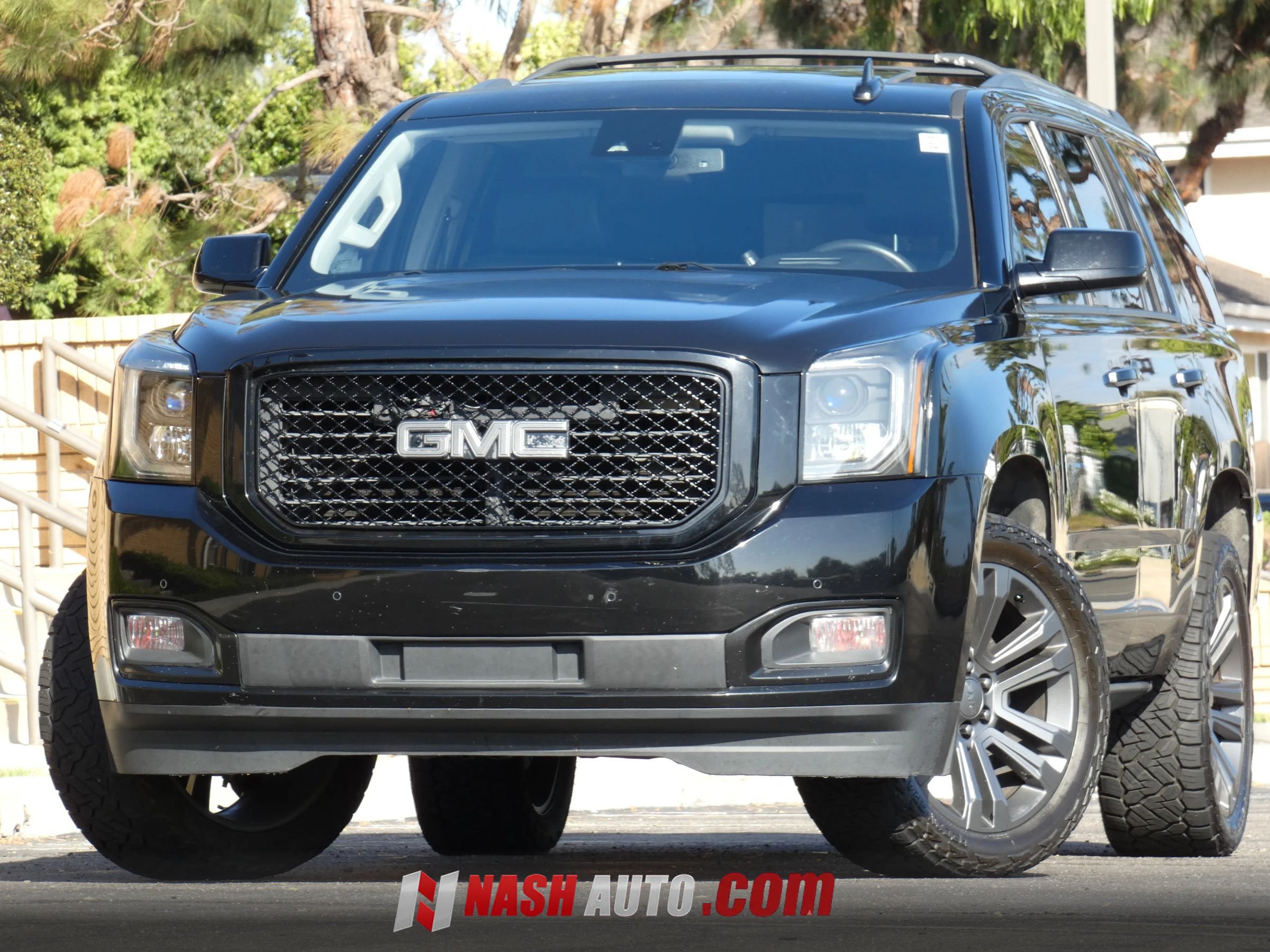 Used 2017 GMC Yukon Denali w/ Open Road Package RWD image 4