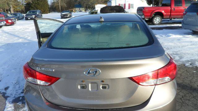 Used 2013 Hyundai Elantra GLS w/ Preferred Pkg FWD image 23