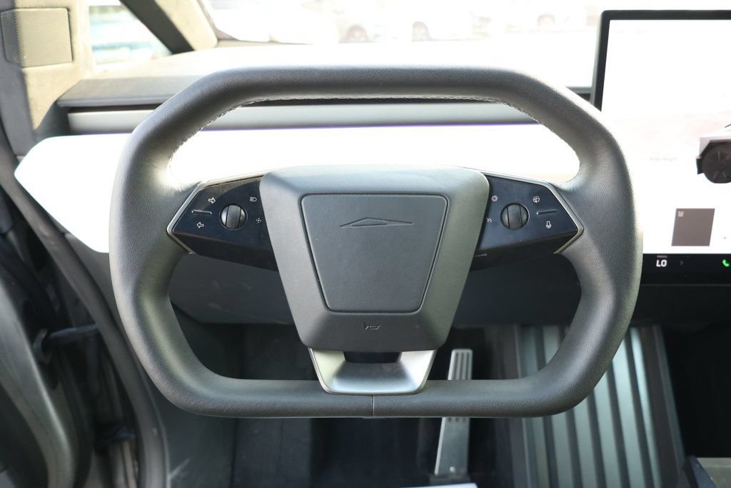 Used 2024 Tesla Cybertruck AWD Crew Cab image 11