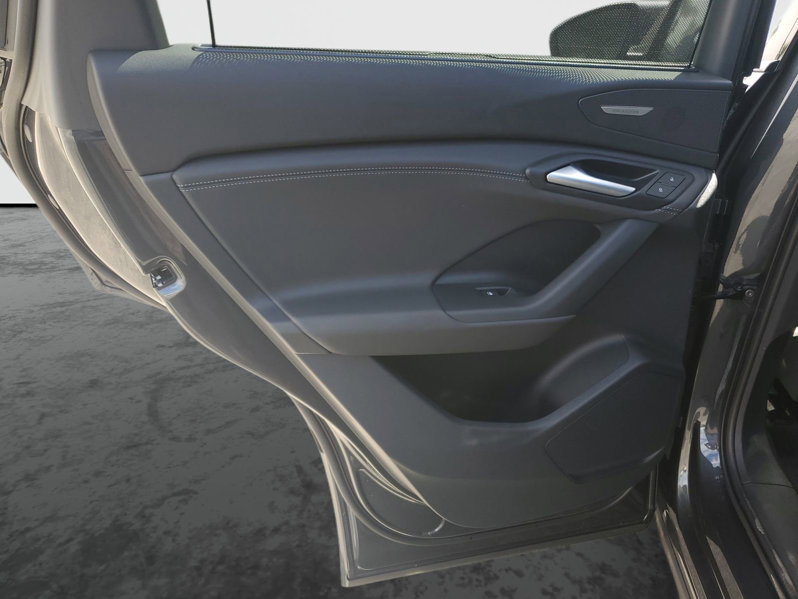 New 2025 Audi Q6 e-tron Premium Plus AWD/4WD image 17