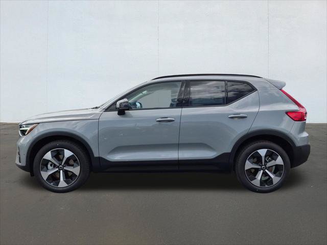 New 2026 Volvo XC40 B5 Plus w/ Protection Package Premier AWD/4WD image 3
