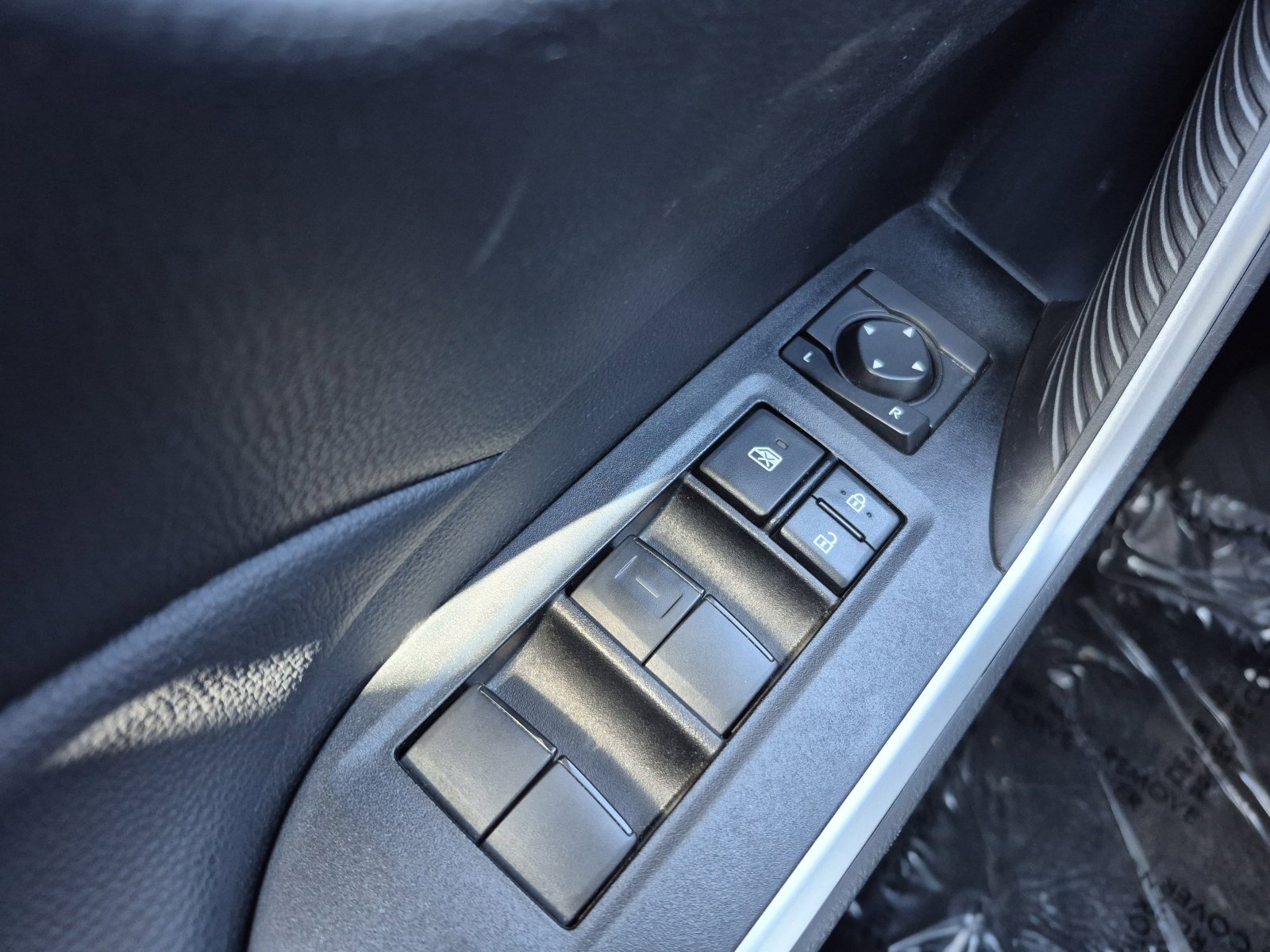 Used 2025 Toyota RAV4 LE image 13