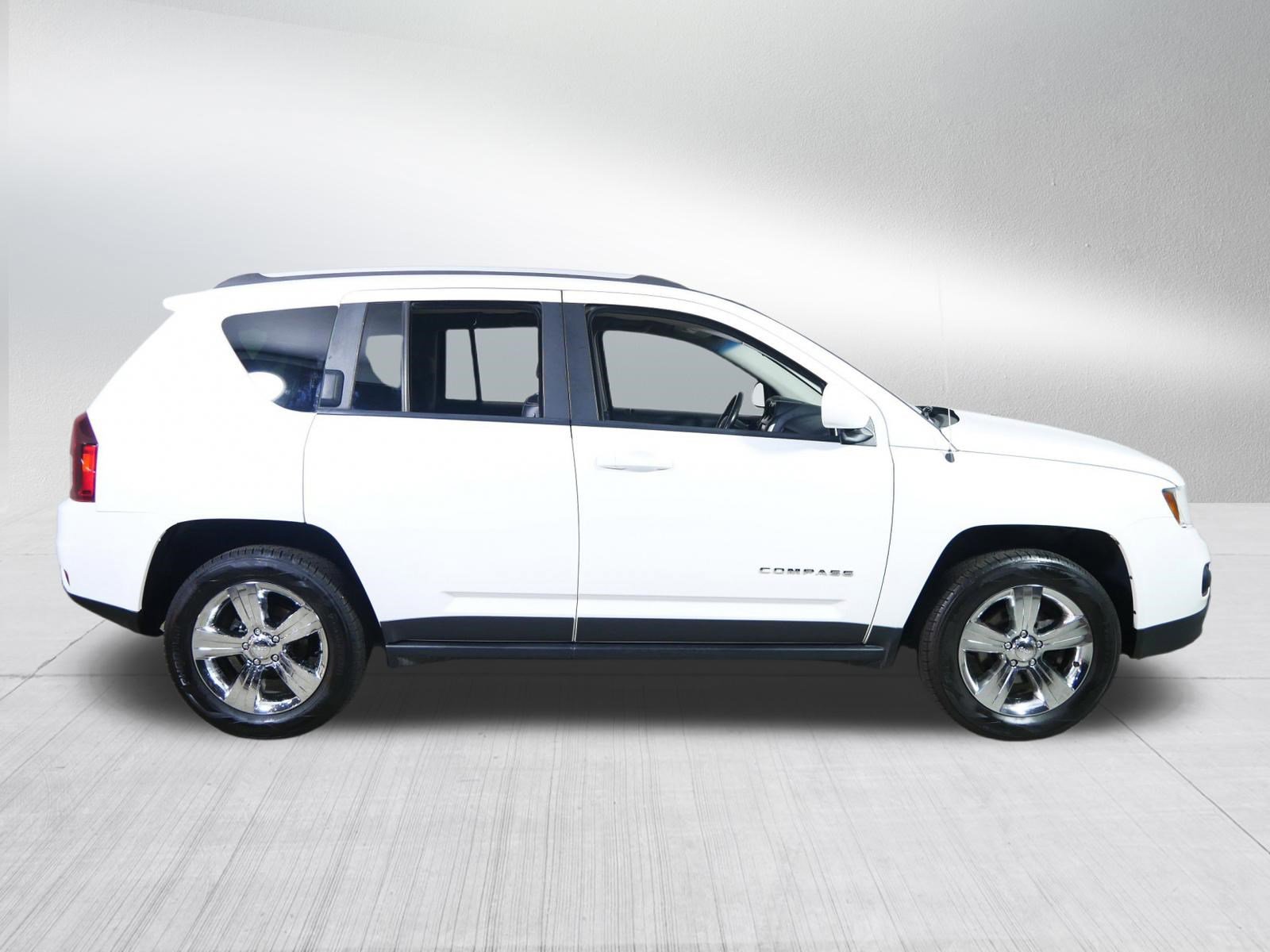 Used 2017 Jeep Compass Latitude image 8