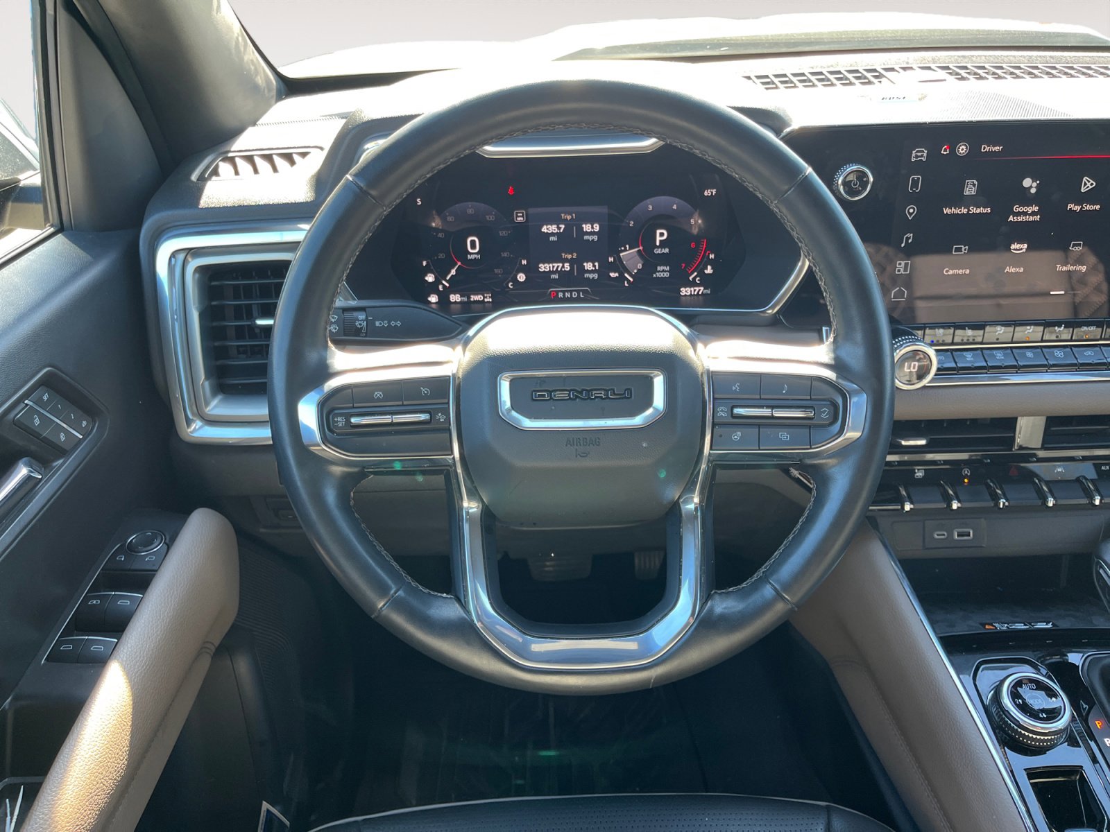 Used 2023 GMC Canyon Denali image 13