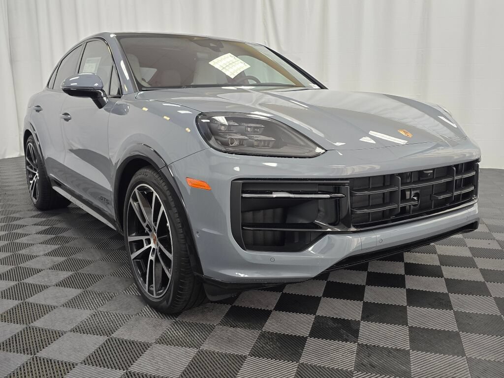 New 2026 Porsche Cayenne GTS AWD/4WD image 9