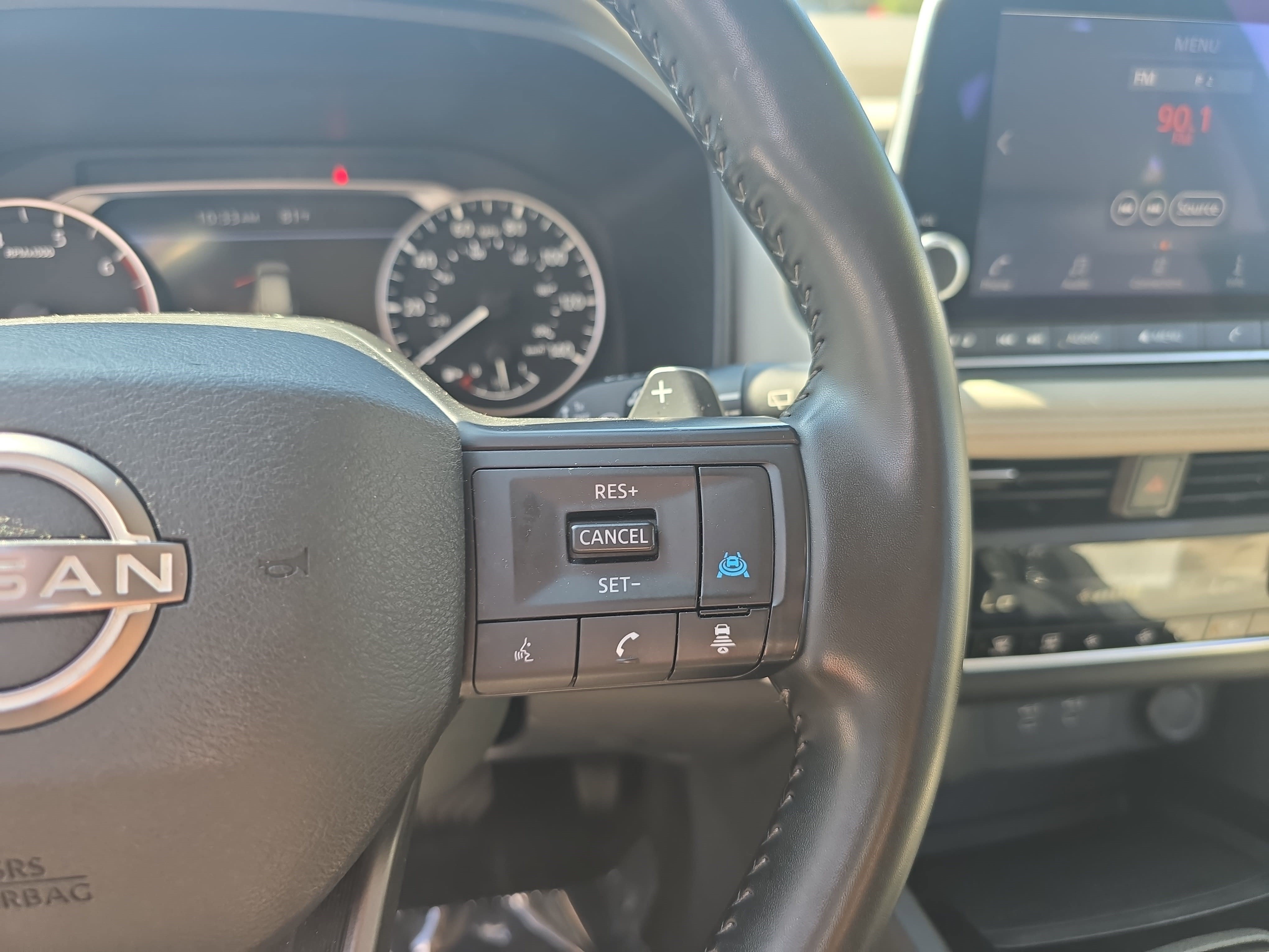 Used 2025 Nissan Rogue SV AWD/4WD image 18