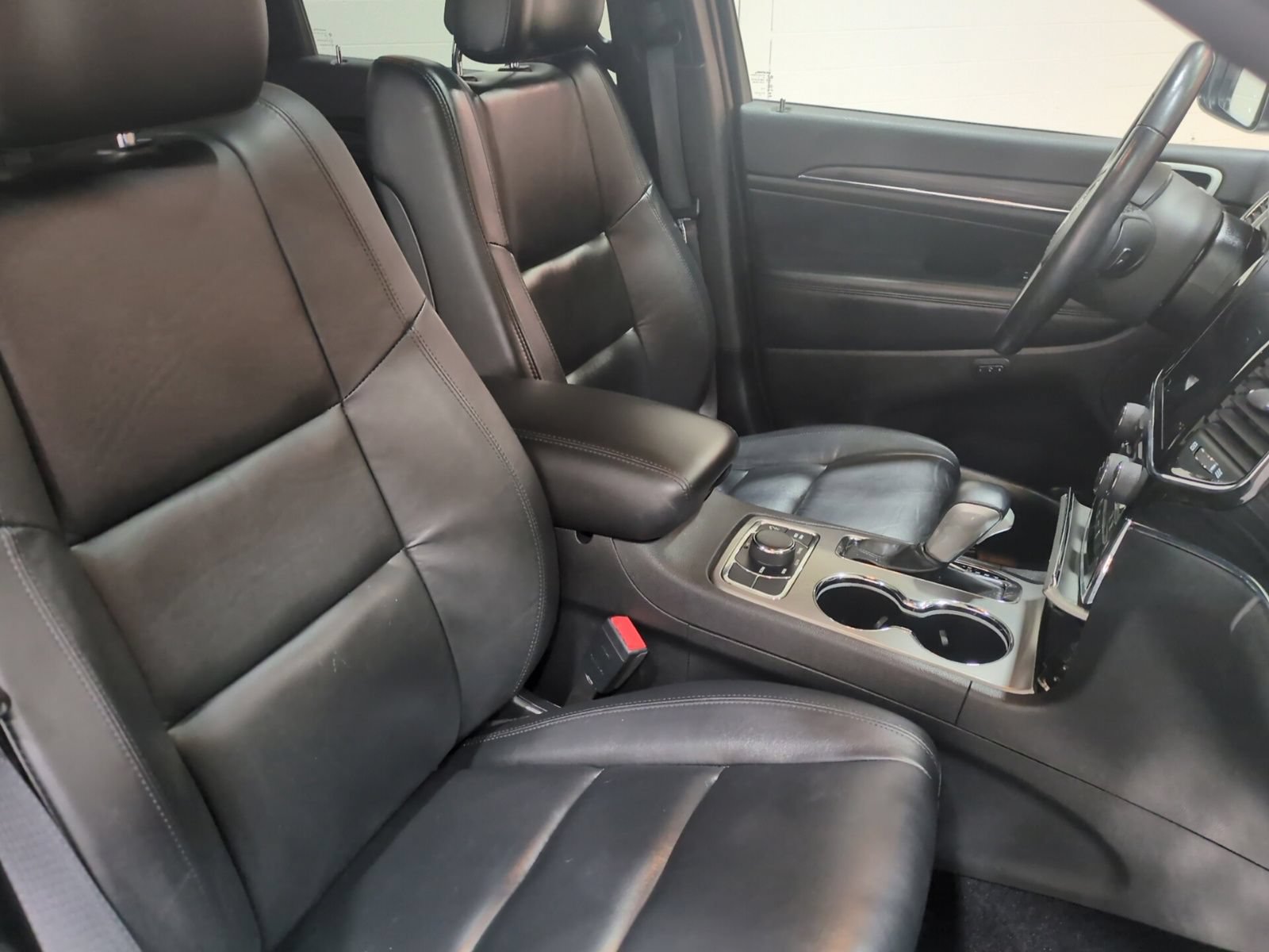 Used 2021 Jeep Grand Cherokee Limited AWD/4WD image 10