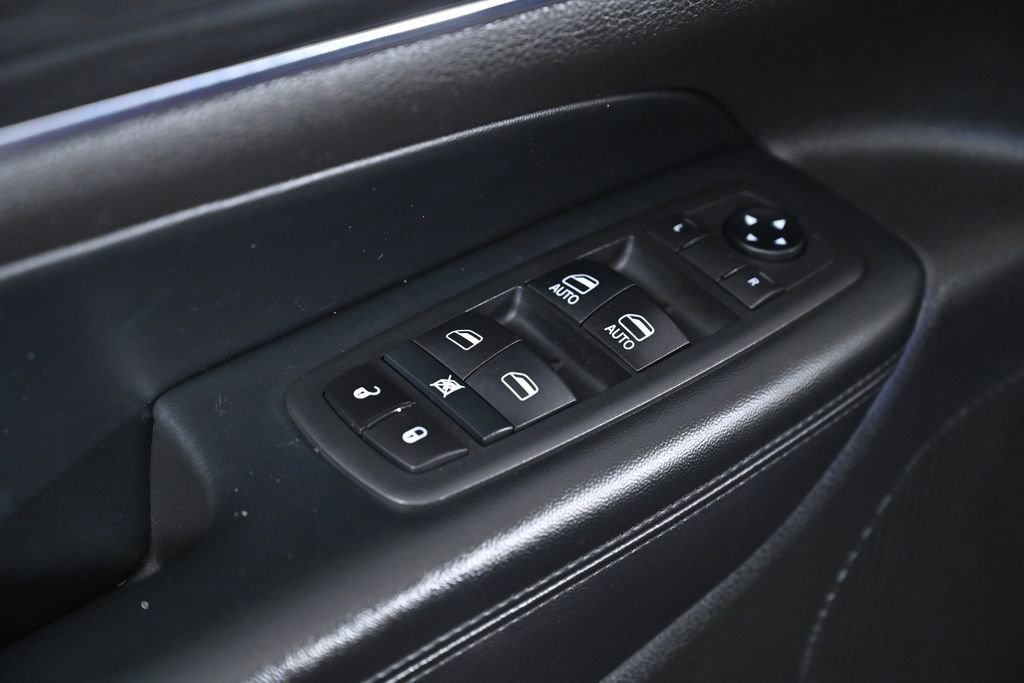 Used 2020 Jeep Grand Cherokee Limited w/ Premium Lighting Group image 24