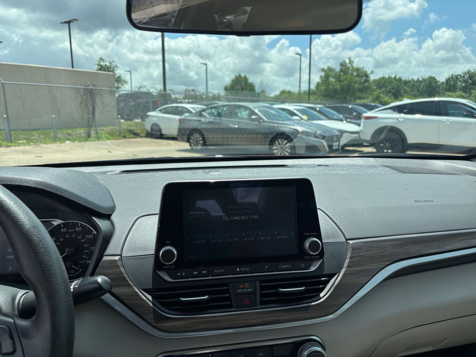 Used 2025 Nissan Altima 2.5 SV FWD image 17