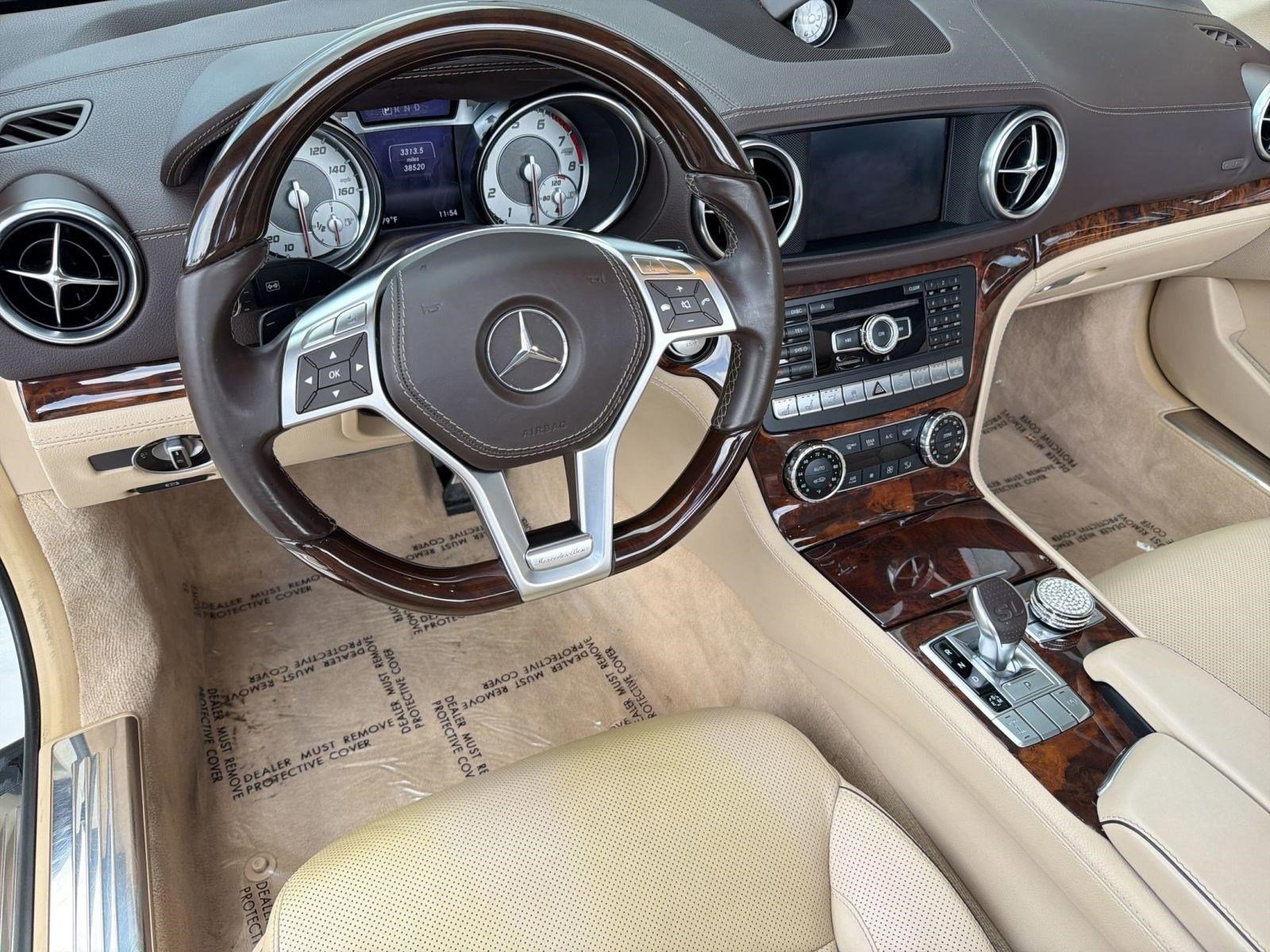 Used 2015 Mercedes-Benz SL 550 image 4