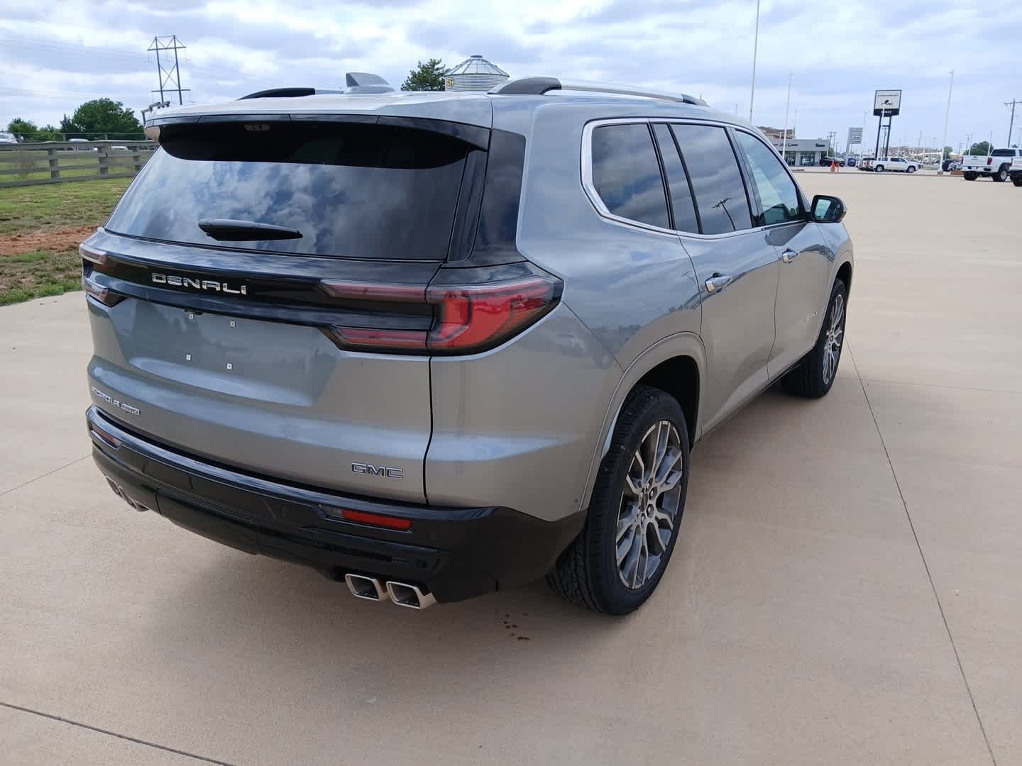 New 2026 GMC Acadia Denali Ultimate w/ LPO, Floor Liner Package AWD/4WD image 6