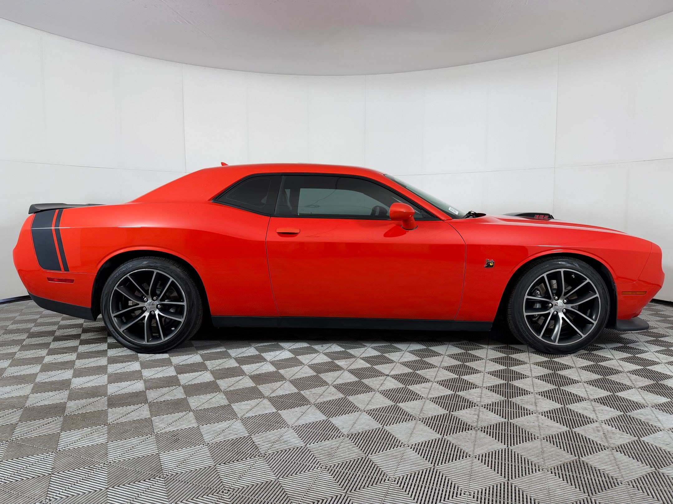 Used 2016 Dodge Challenger R/T Scat Pack RWD image 8