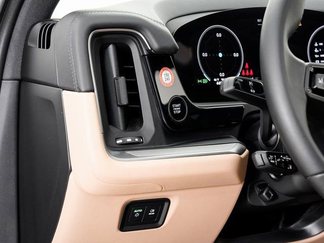 Certified 2025 Porsche Cayenne image 7