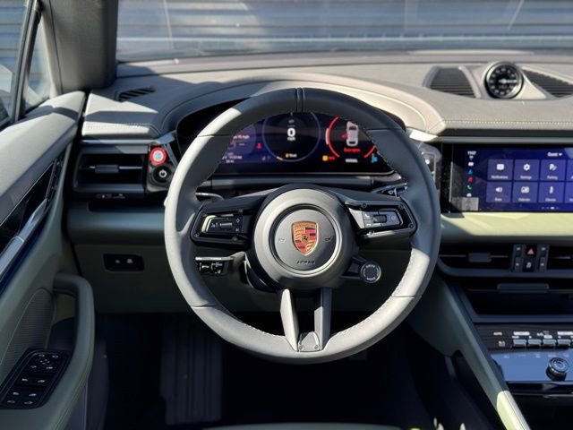 New 2025 Porsche Macan 4 Electric image 17