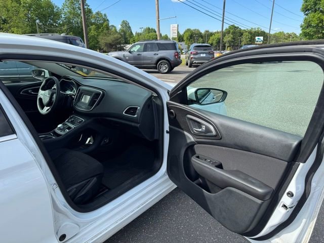 Used 2015 Chrysler 200 Limited FWD image 16
