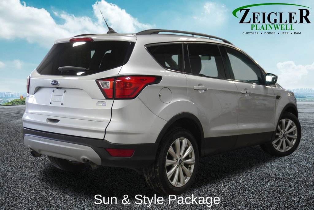 Used 2019 Ford Escape SEL image 3