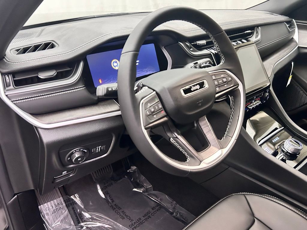 New 2025 Jeep Grand Cherokee L Limited image 12
