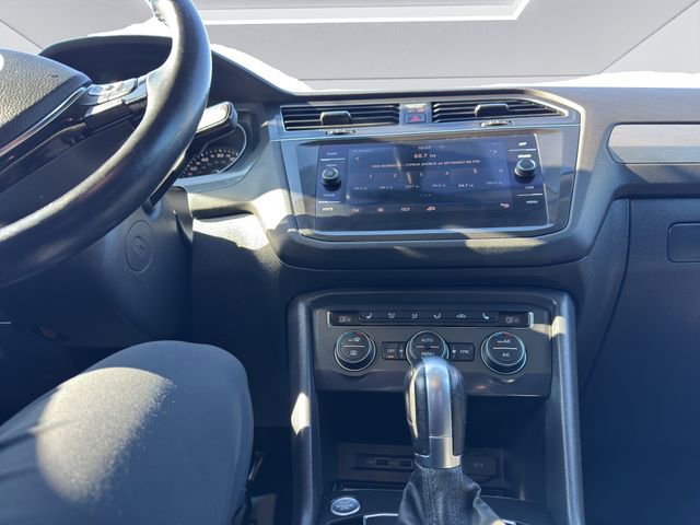Used 2019 Volkswagen Tiguan SE w/ Panoramic Sunroof Package image 15