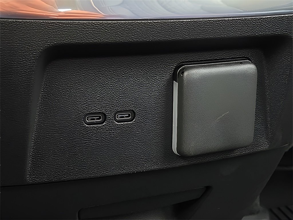 New 2026 Cadillac Vistiq Premium Luxury w/ LPO, Floor Liner Package image 18