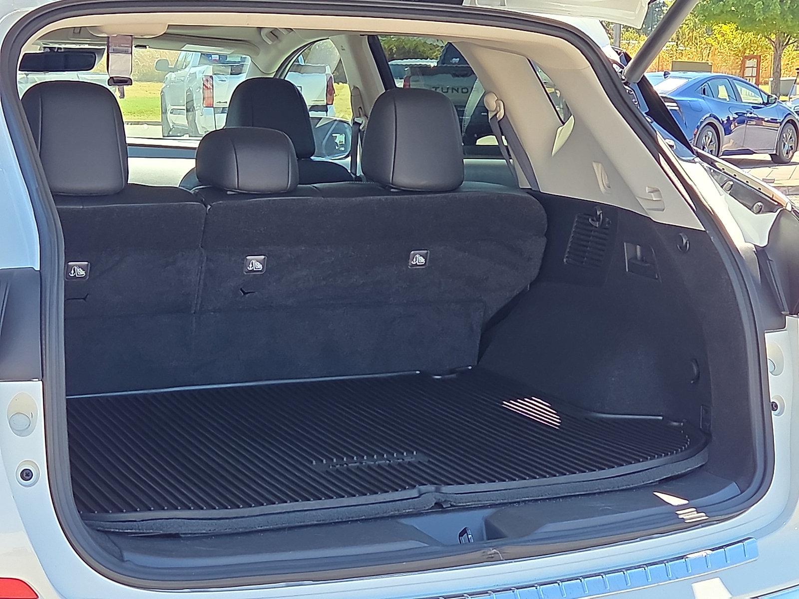 Used 2024 Nissan Murano SL w/ Cargo Package FWD image 9