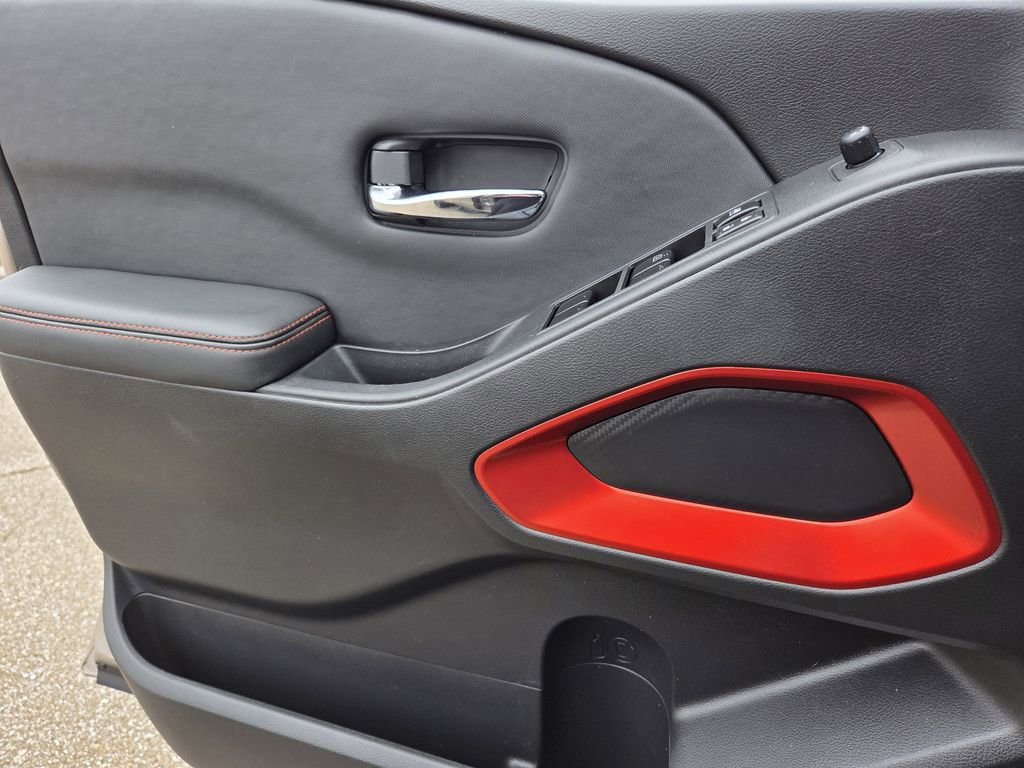 Used 2024 Nissan Frontier Pro-X w/ Technology Package image 16