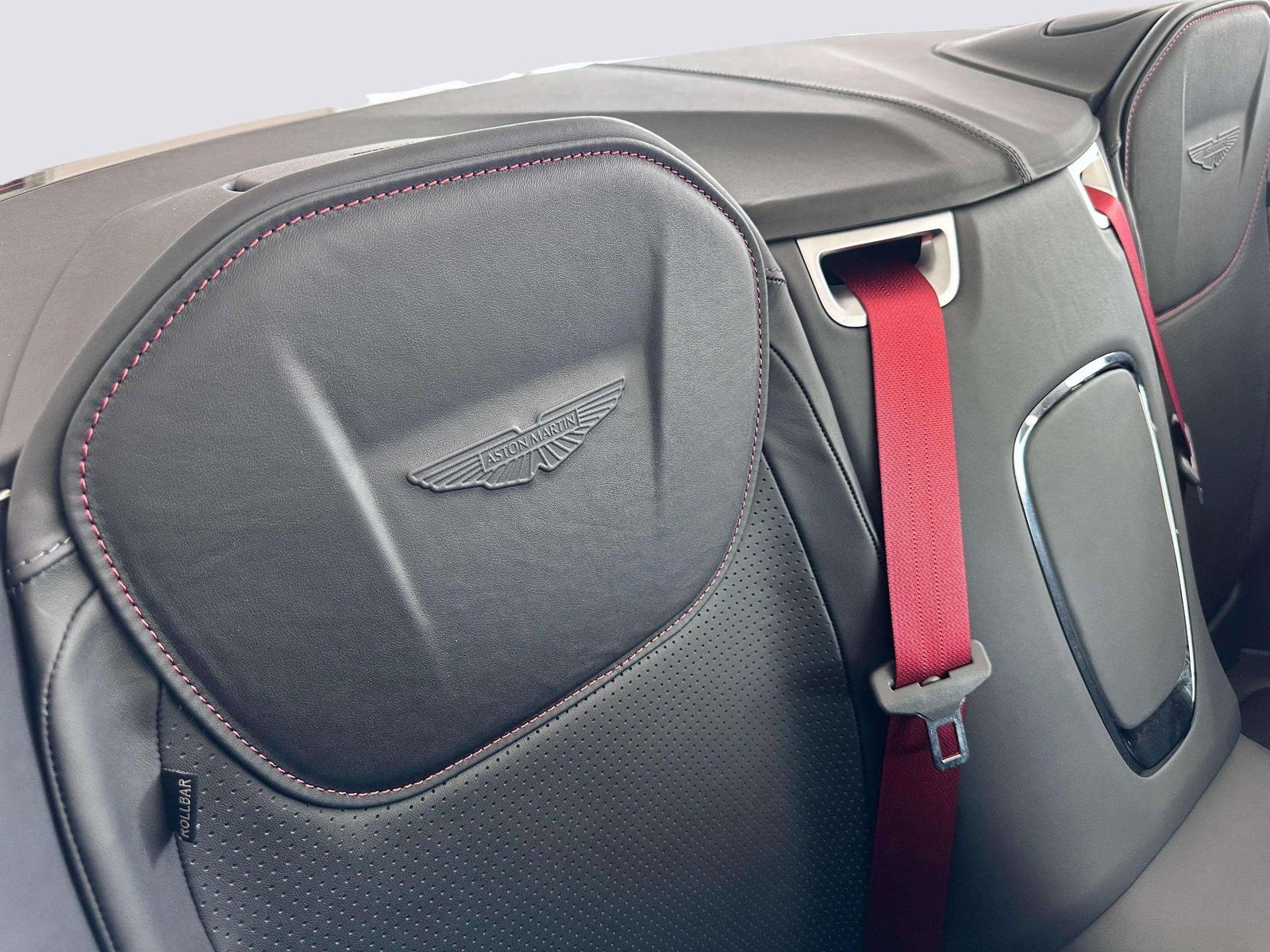 New 2025 Aston Martin DB12 Convertible image 31