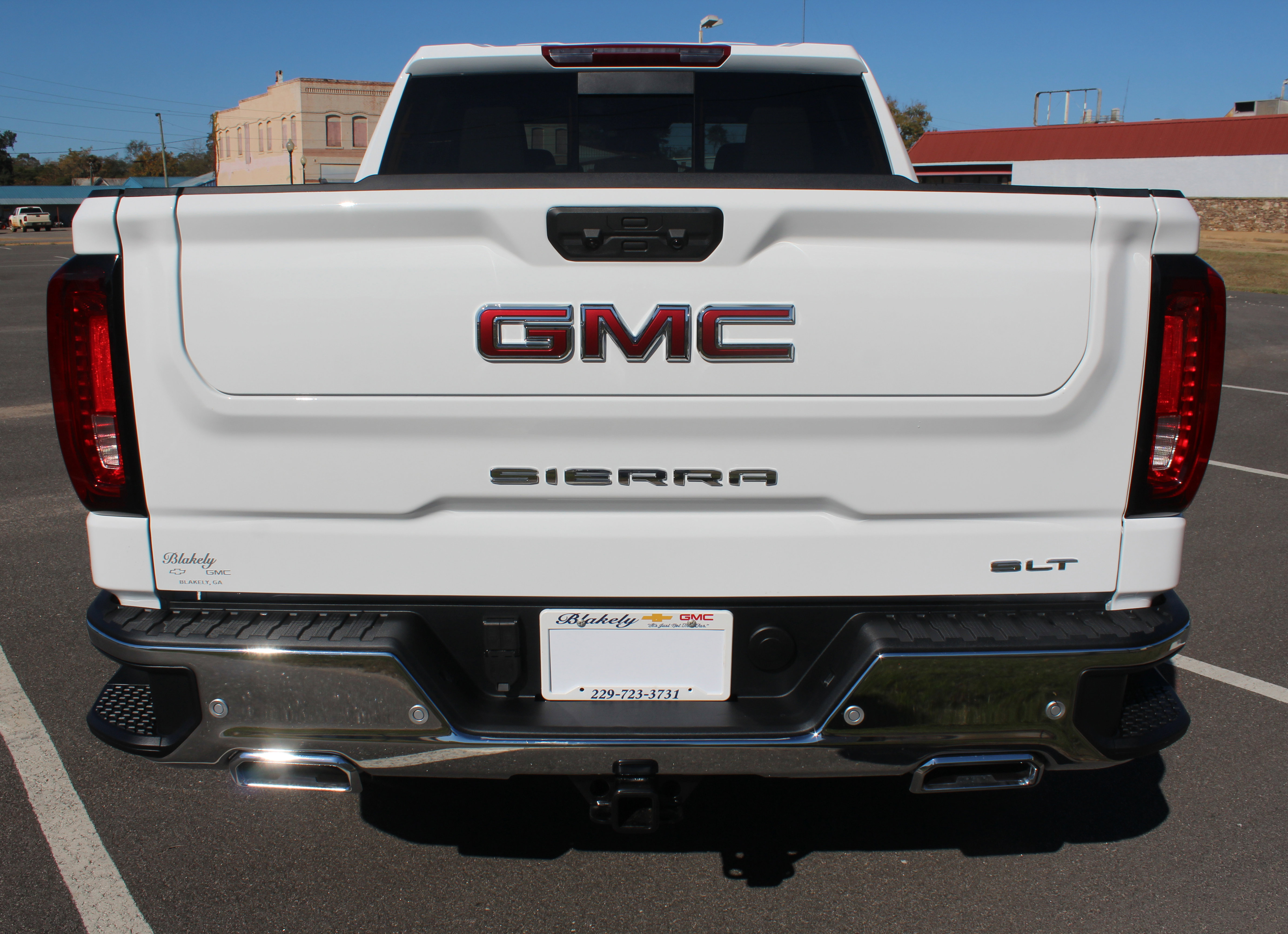 New 2026 GMC Sierra 1500 SLT image 9