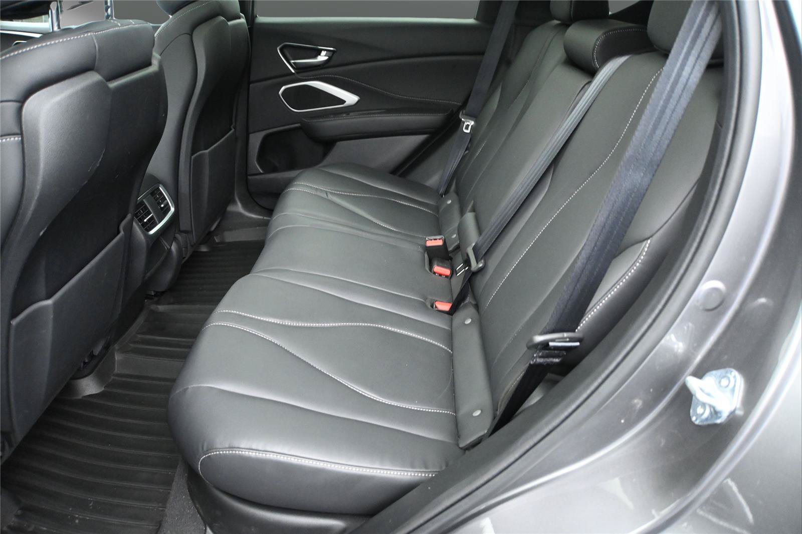 Used 2025 Acura RDX SH-AWD image 12