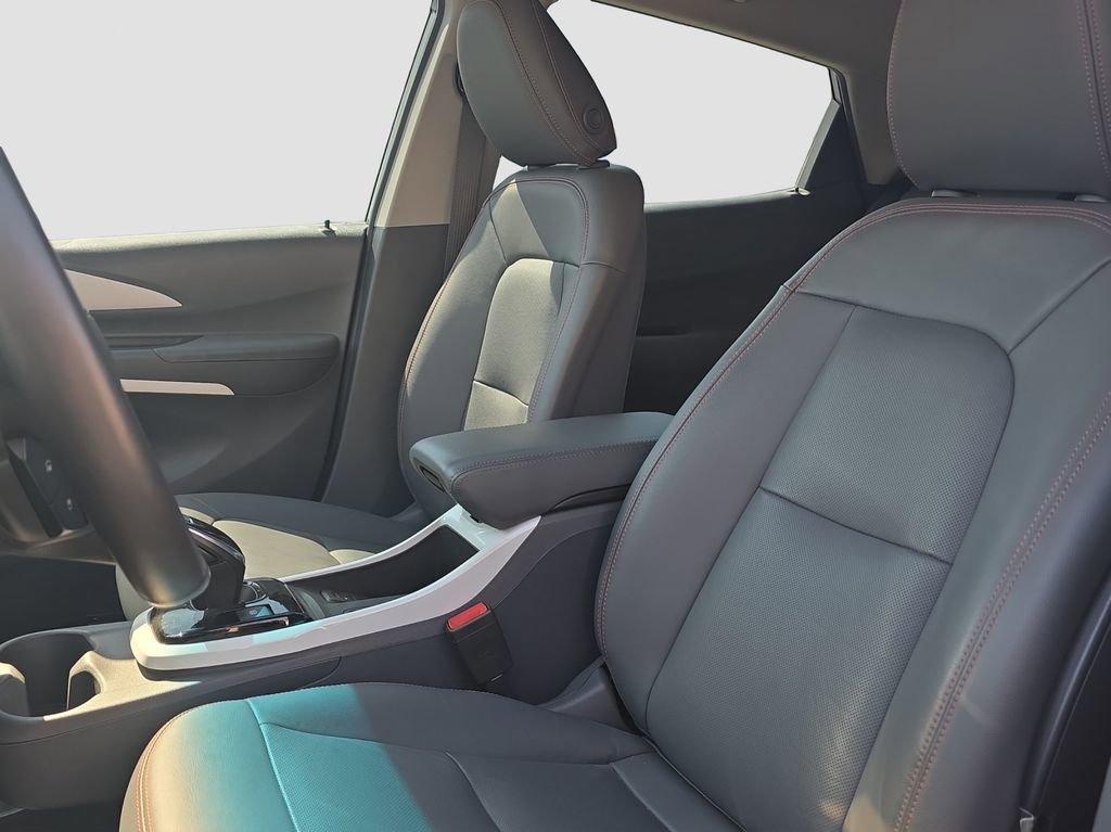Used 2020 Chevrolet Bolt Premier w/ Infotainment Package image 7