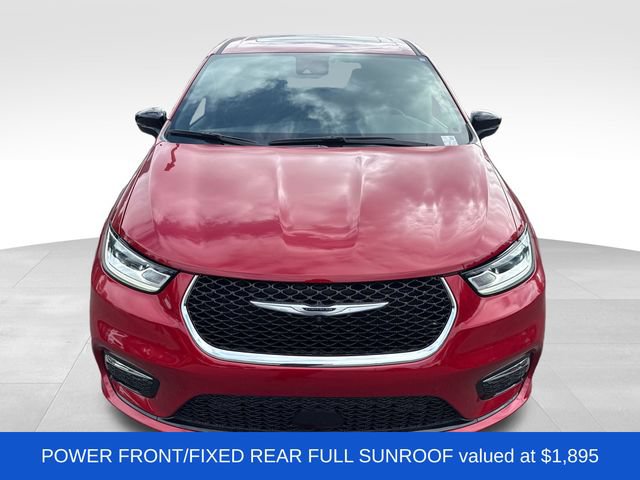 New 2025 Chrysler Pacifica Select AWD/4WD image 2