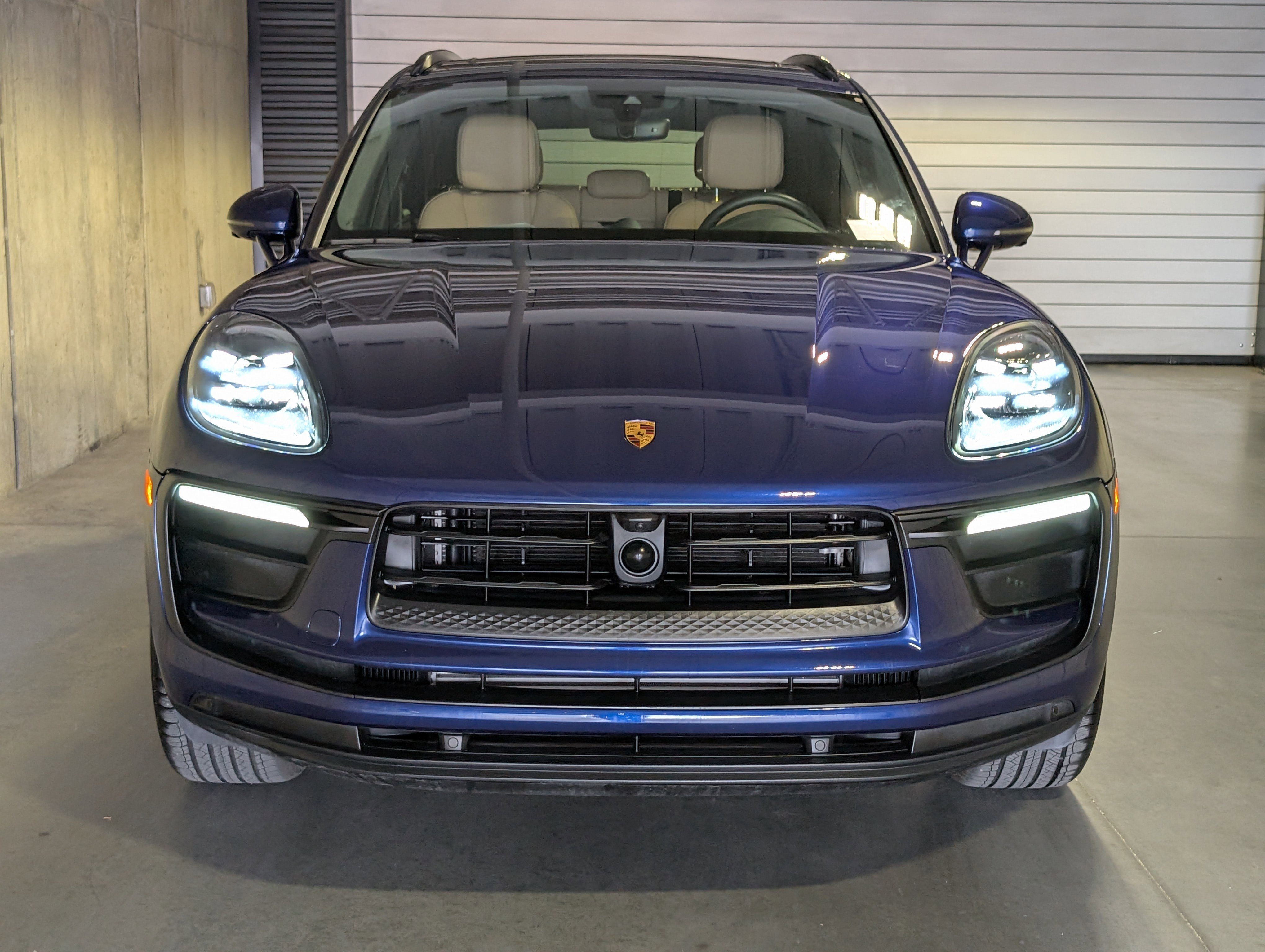 Certified 2025 Porsche Macan image 11
