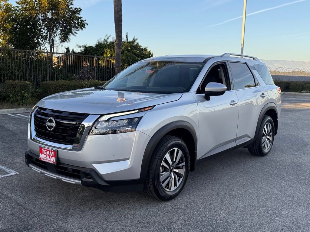 New 2025 Nissan Pathfinder SL image 4
