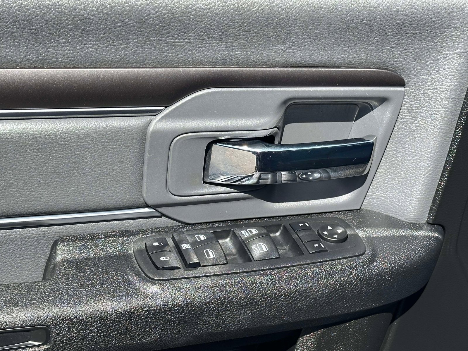 Used 2024 RAM 1500 Classic SLT image 18