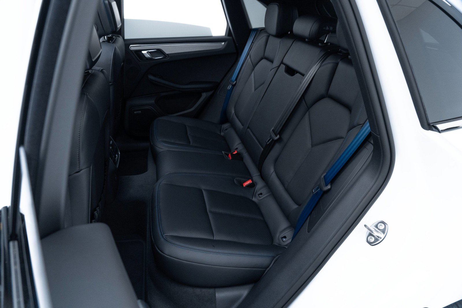 New 2025 Porsche Macan image 29