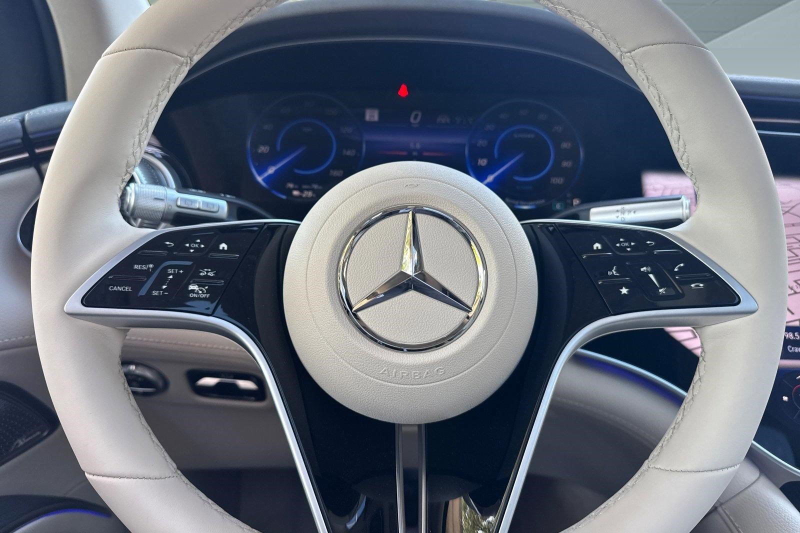 New 2026 Mercedes-Benz EQS 400 4MATIC SUV image 16