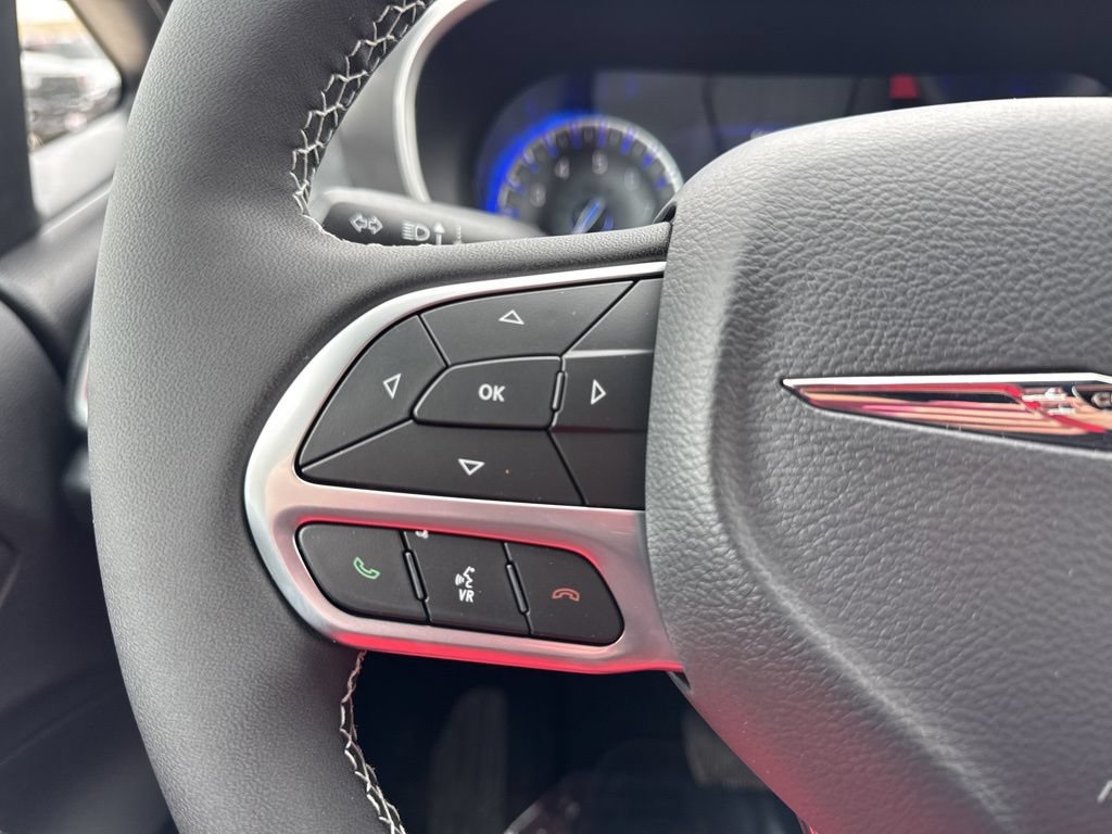 New 2026 Chrysler Pacifica Select AWD/4WD image 12